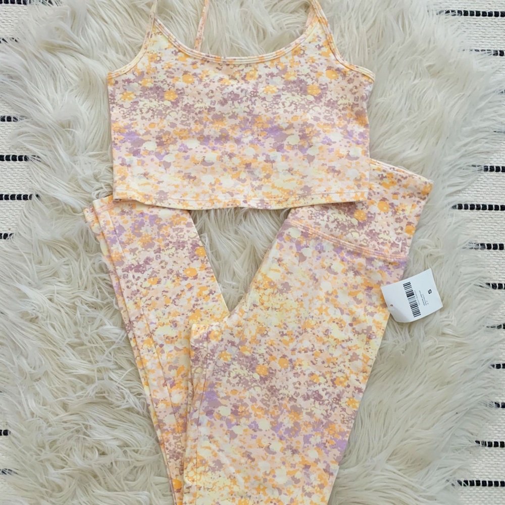 NWT Workout Set (Leggings + Crop Top) - Picture 2 of 5